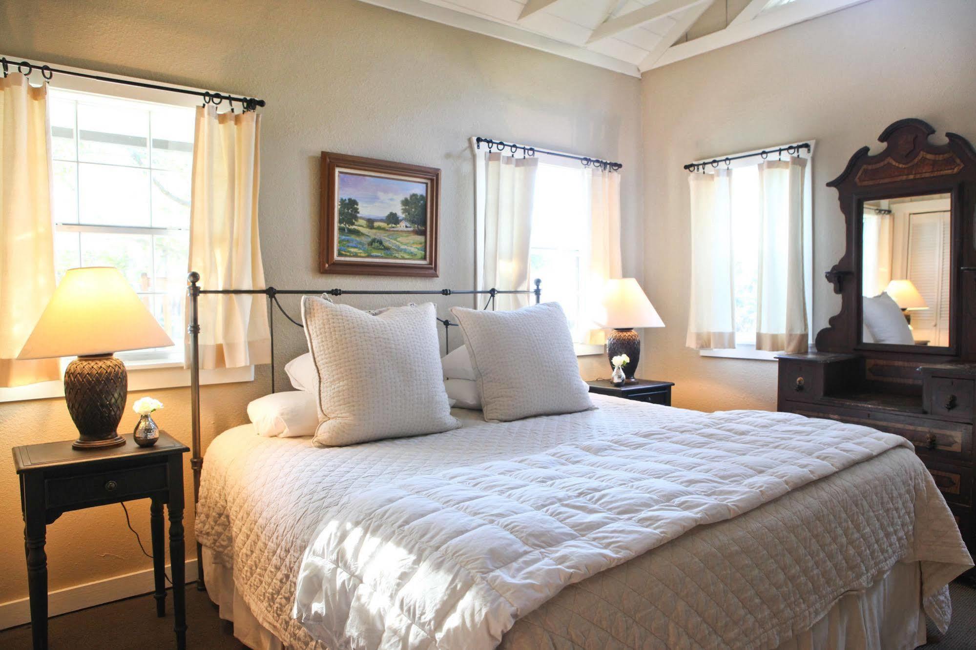 Hoffman Haus Bed & Breakfast Fredericksburg Ngoại thất bức ảnh